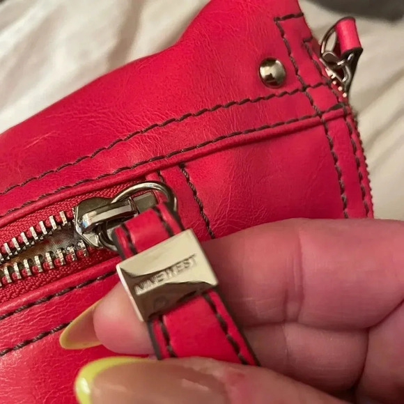 NINE WEST VERY PINK OVERSIZED LEATHER FOLD OVER CLUTCH PERFECT FOR SUMMER - Picture 9 of 13